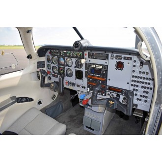 Mooney Ovation 3