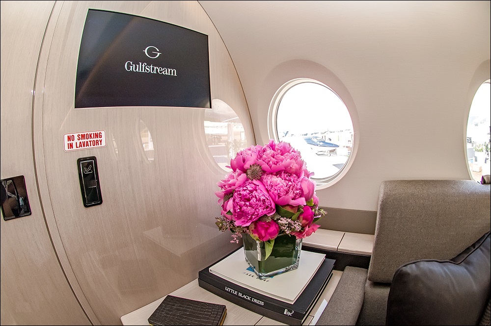 private flight on the Gulfstream G280