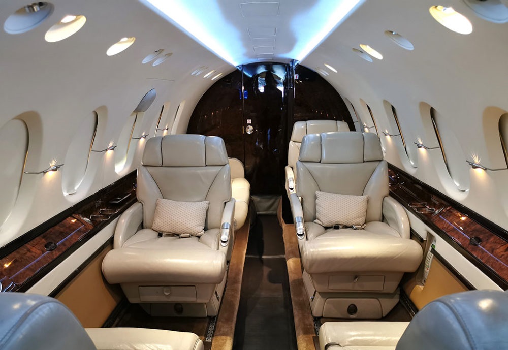 business jet Beechcraft Hawker 800 XP