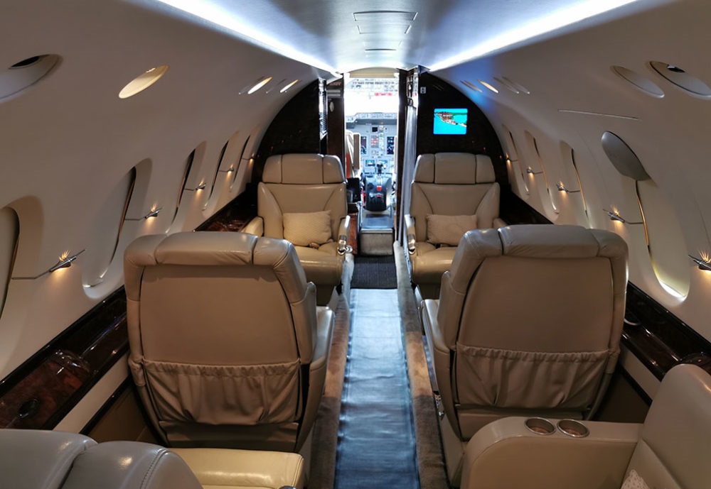 cabin Beechcraft Hawker 800 XP