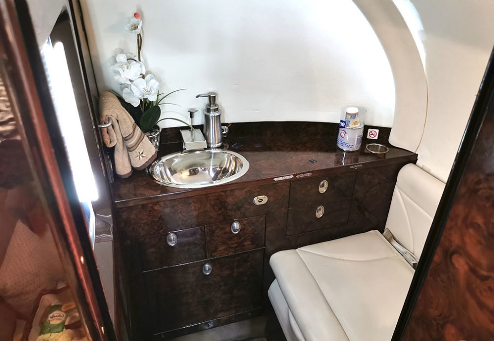private flight on the Beechcraft Hawker 800 XP